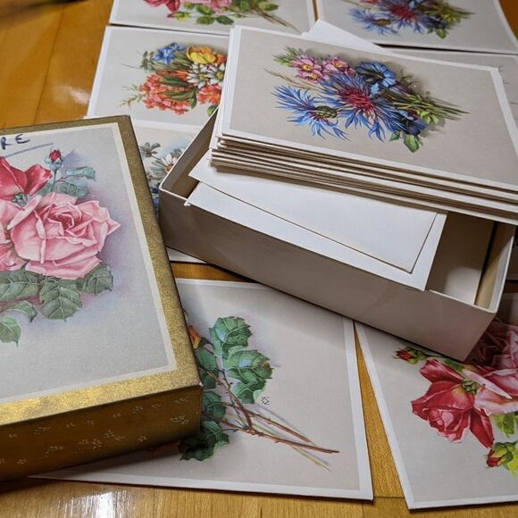 LOT of 19 Vintage Floral Roses Postcards - Printed on Paper - Picture 1 of 6
